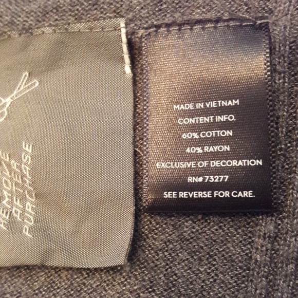 * free with any bundle* VERA WANG cardigan - Picture 3 of 5